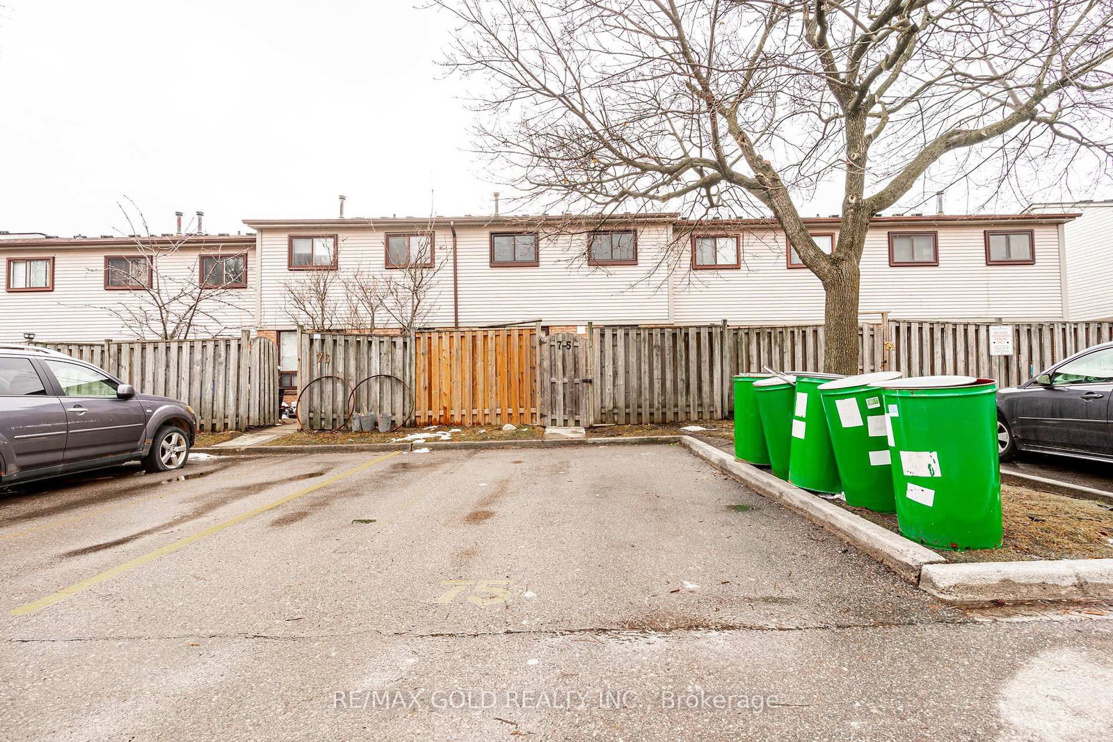 Townhouse for sale at 75-75 Mcmullen Crescent, Brampton, Ontario, L6S 3M2 - Central Park - MLS: W12897228