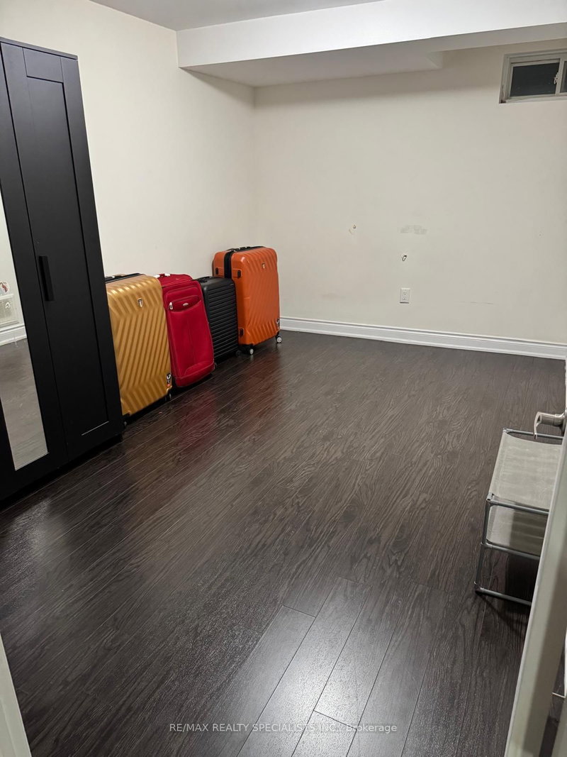 BASEMENT - 16 Edinburgh Dr, Brampton, L6Y 6A7 | Image 2