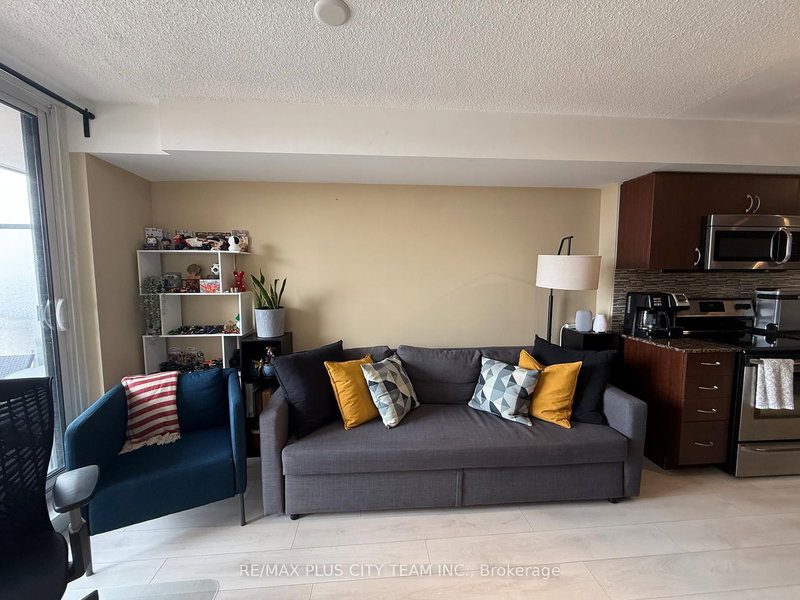 1421 - 800 Lawrence Ave W, Toronto, M6A 0B1 | Image 2