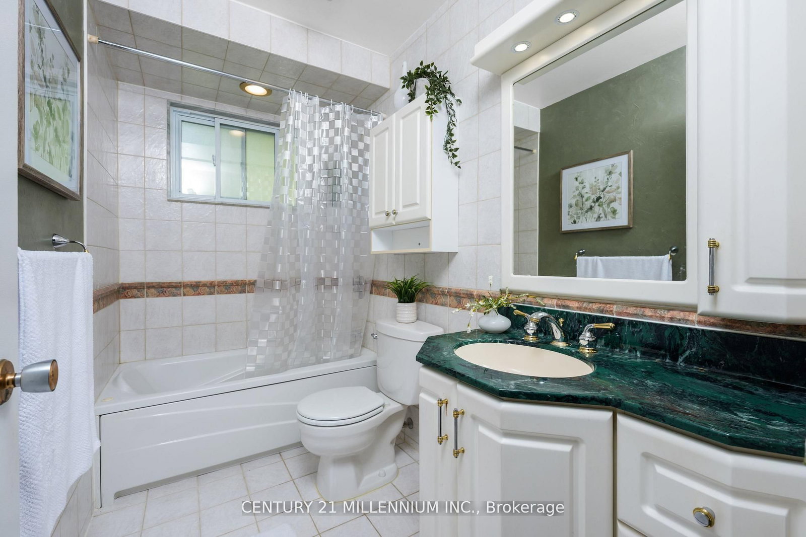 Detached House for sale at 20 Dunblaine Crescent, Brampton, Ontario, L6T 3H2 - Southgate - MLS: W12897572