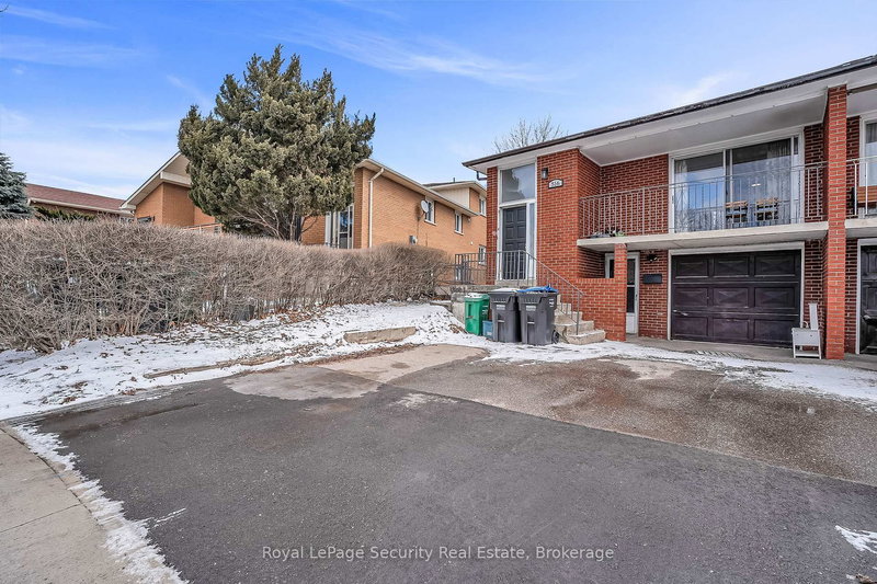 516 Kelvedon Mews, Mississauga, L4Z 1G4 | Image 2