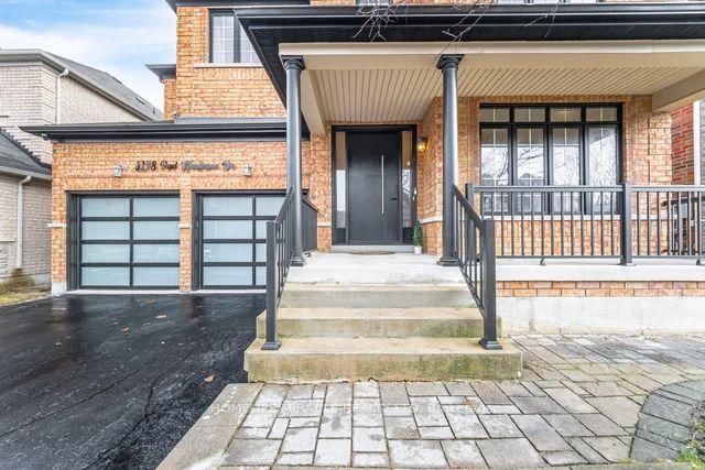 3278 Paul Henderson Dr, Mississauga, L5M 0H3 | Image 3