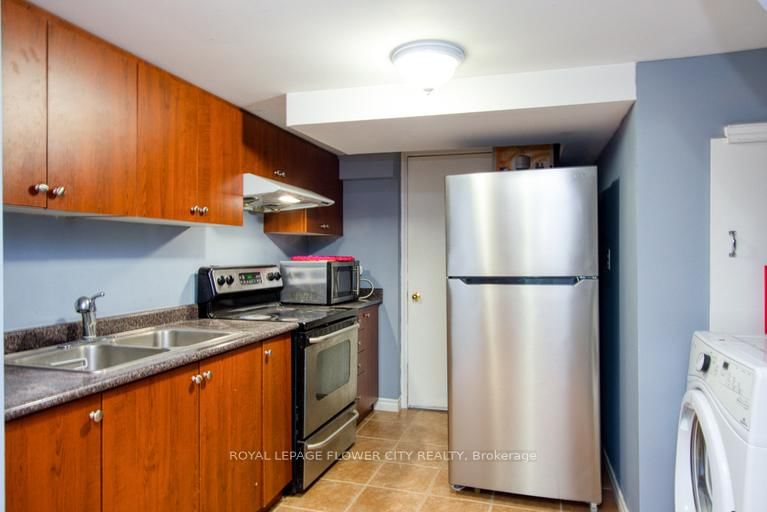 18 Saint Eugene Street - Photo 11