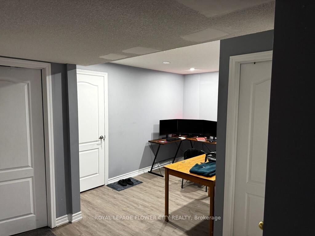 18 Saint Eugene Street - Photo 14