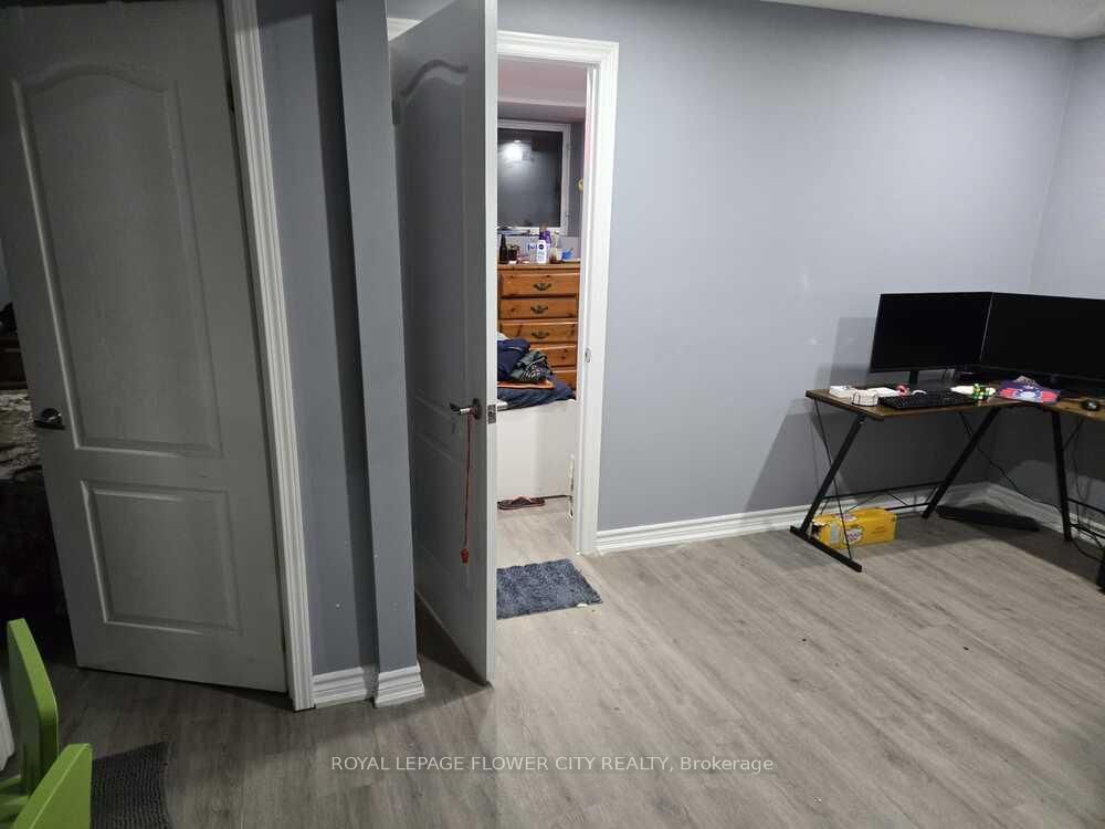 18 Saint Eugene Street - Photo 2