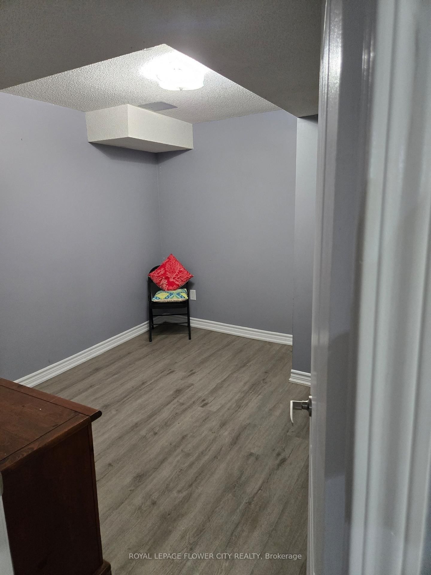 18 Saint Eugene Street - Photo 6