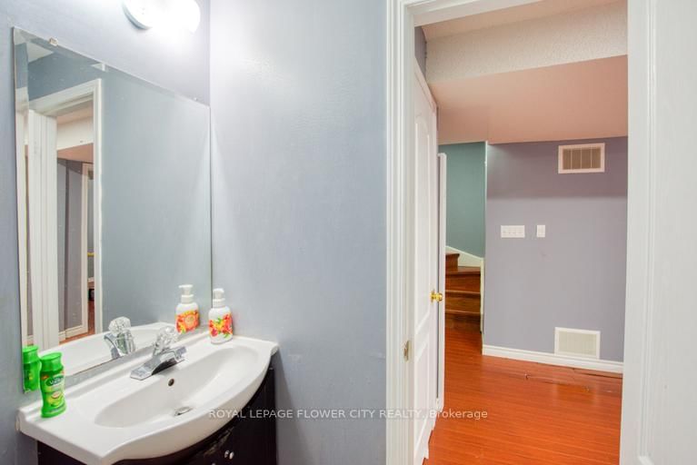 18 Saint Eugene Street - Photo 9