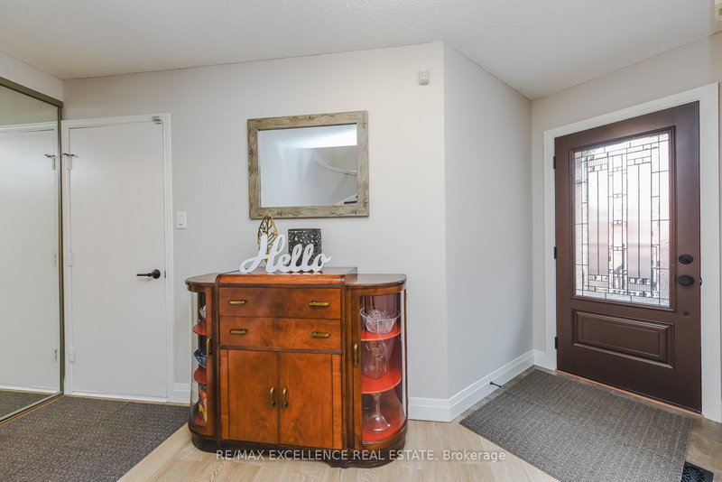 62 Atkins Circ, Brampton, L6X 4B5 | Image 3