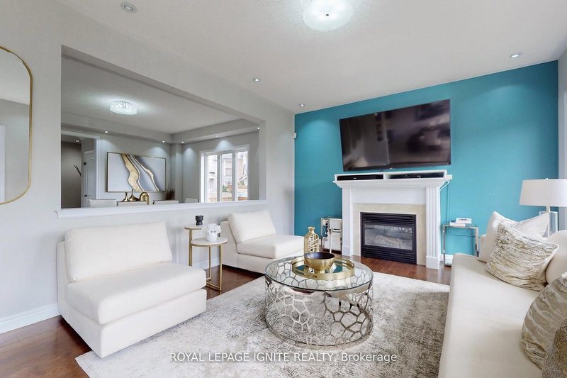 24 Arrowpoint Dr, Brampton, L6Y 0G8 | Image 3
