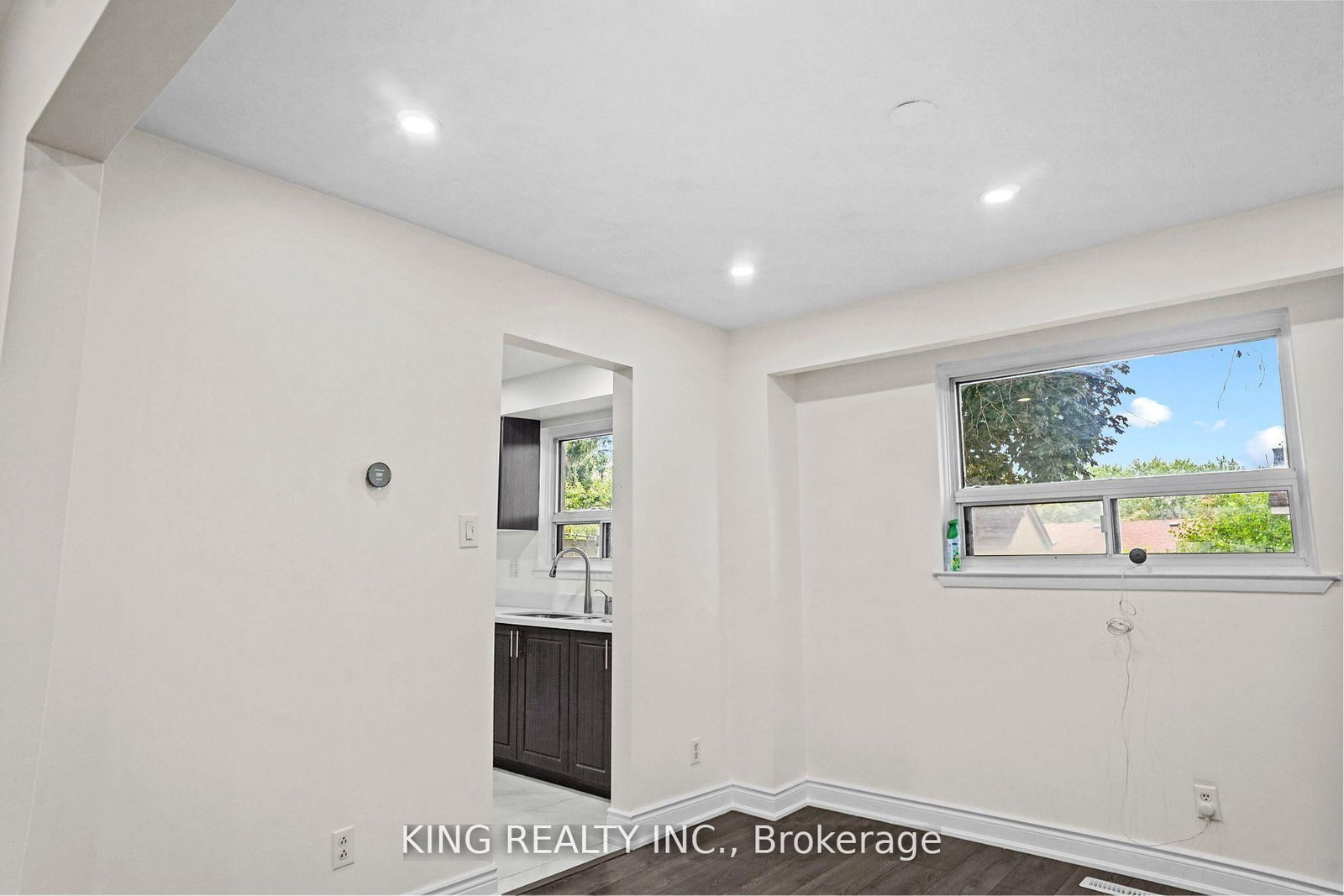 Semi-Detached House for sale at 16 Wimbledon Court, Brampton, Ontario, L6V 2S4 - Brampton North - MLS: W12897962