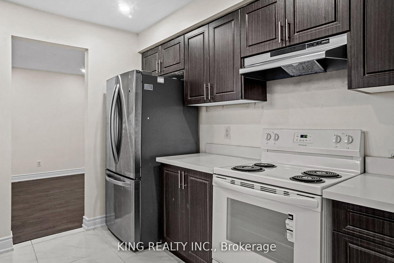 Semi-Detached House for sale at 16 Wimbledon Court, Brampton, Ontario, L6V 2S4 - Brampton North - MLS: W12897962