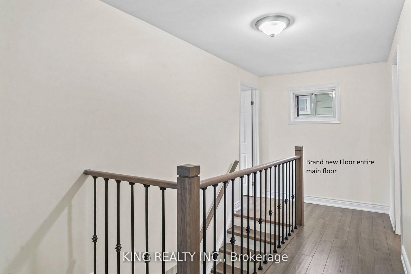 Semi-Detached House for sale at 16 Wimbledon Court, Brampton, Ontario, L6V 2S4 - Brampton North - MLS: W12897962