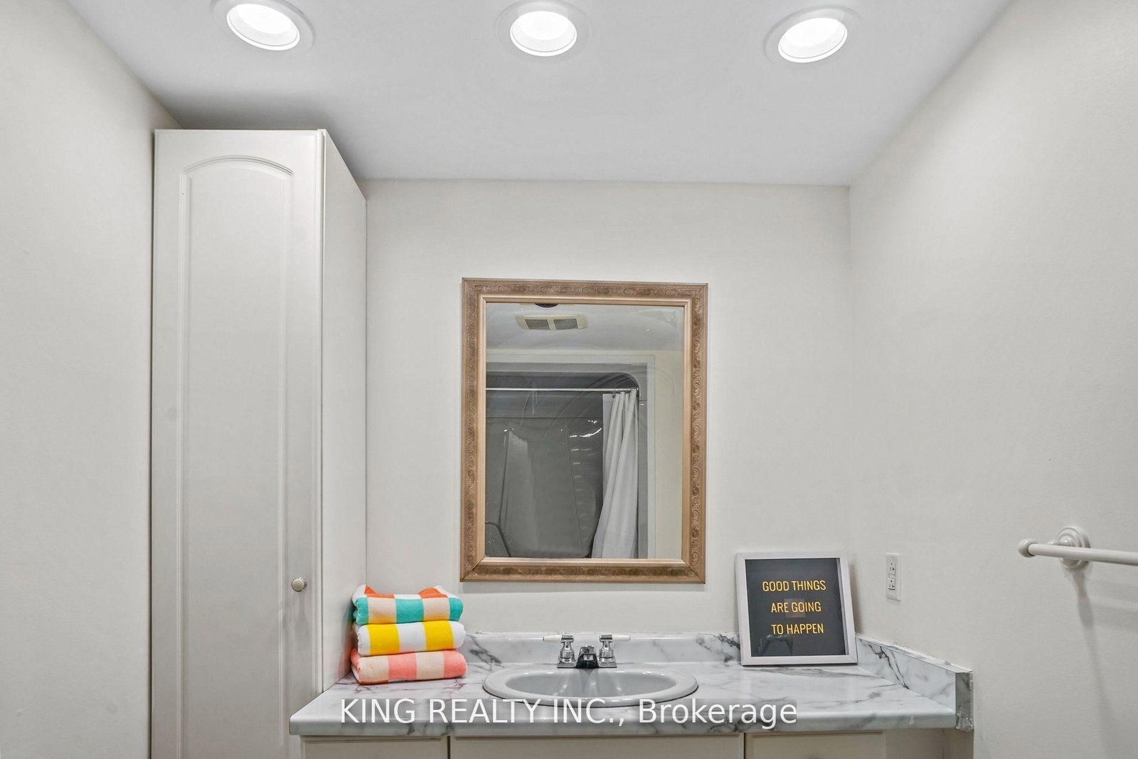 Semi-Detached House for sale at 16 Wimbledon Court, Brampton, Ontario, L6V 2S4 - Brampton North - MLS: W12897962