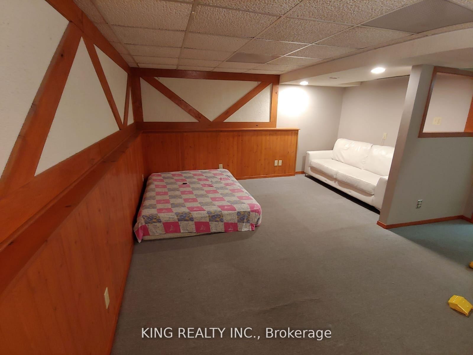 Semi-Detached House for sale at 16 Wimbledon Court, Brampton, Ontario, L6V 2S4 - Brampton North - MLS: W12897962