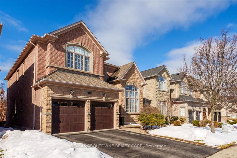 3260 Ribble Cres, Oakville, L6M 0B1 | Image 3