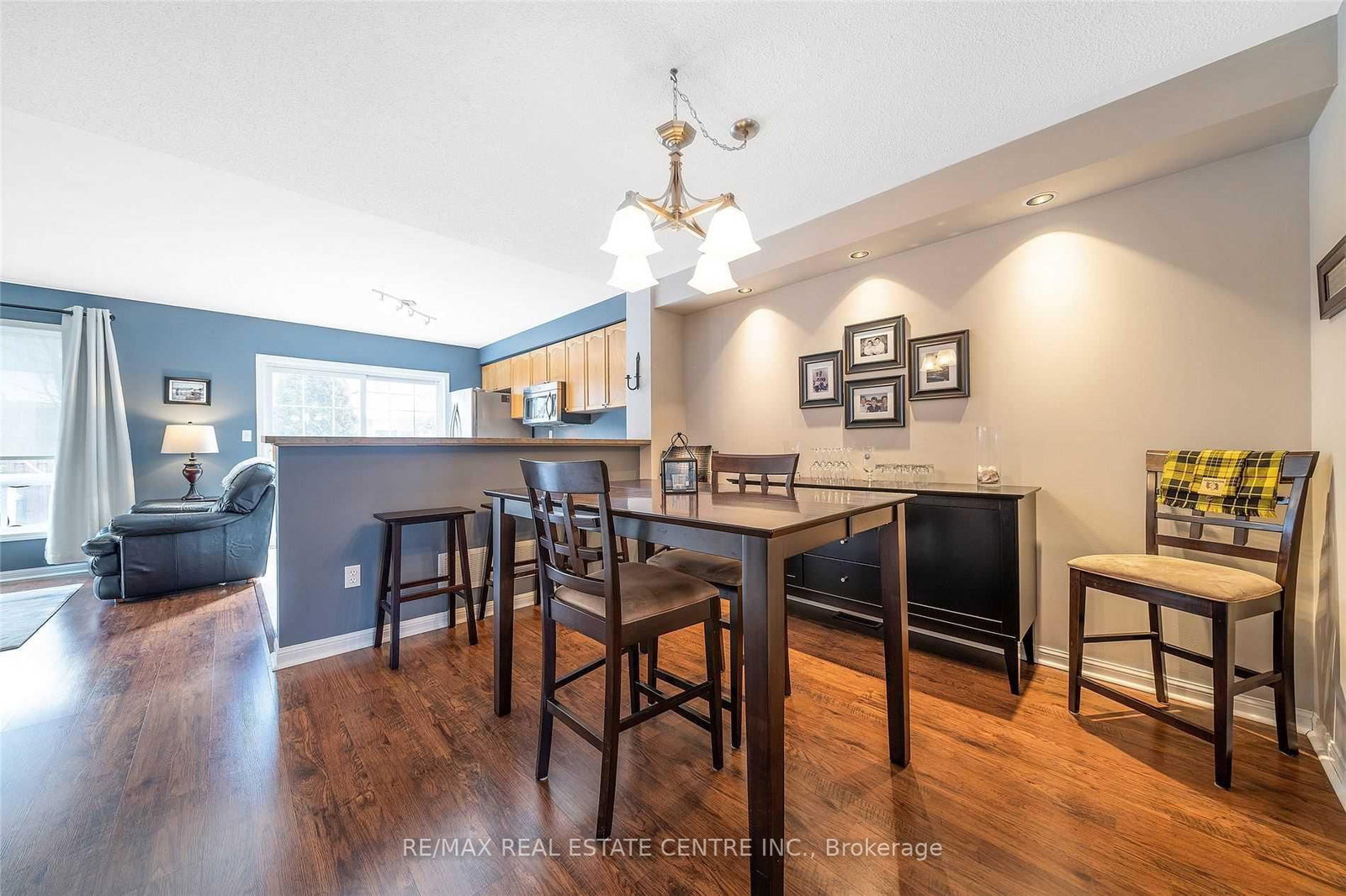 Townhouse for lease at 1024 Barclay Circle, Milton, Ontario, L9T 5W5 - Beaty - MLS: W12898090