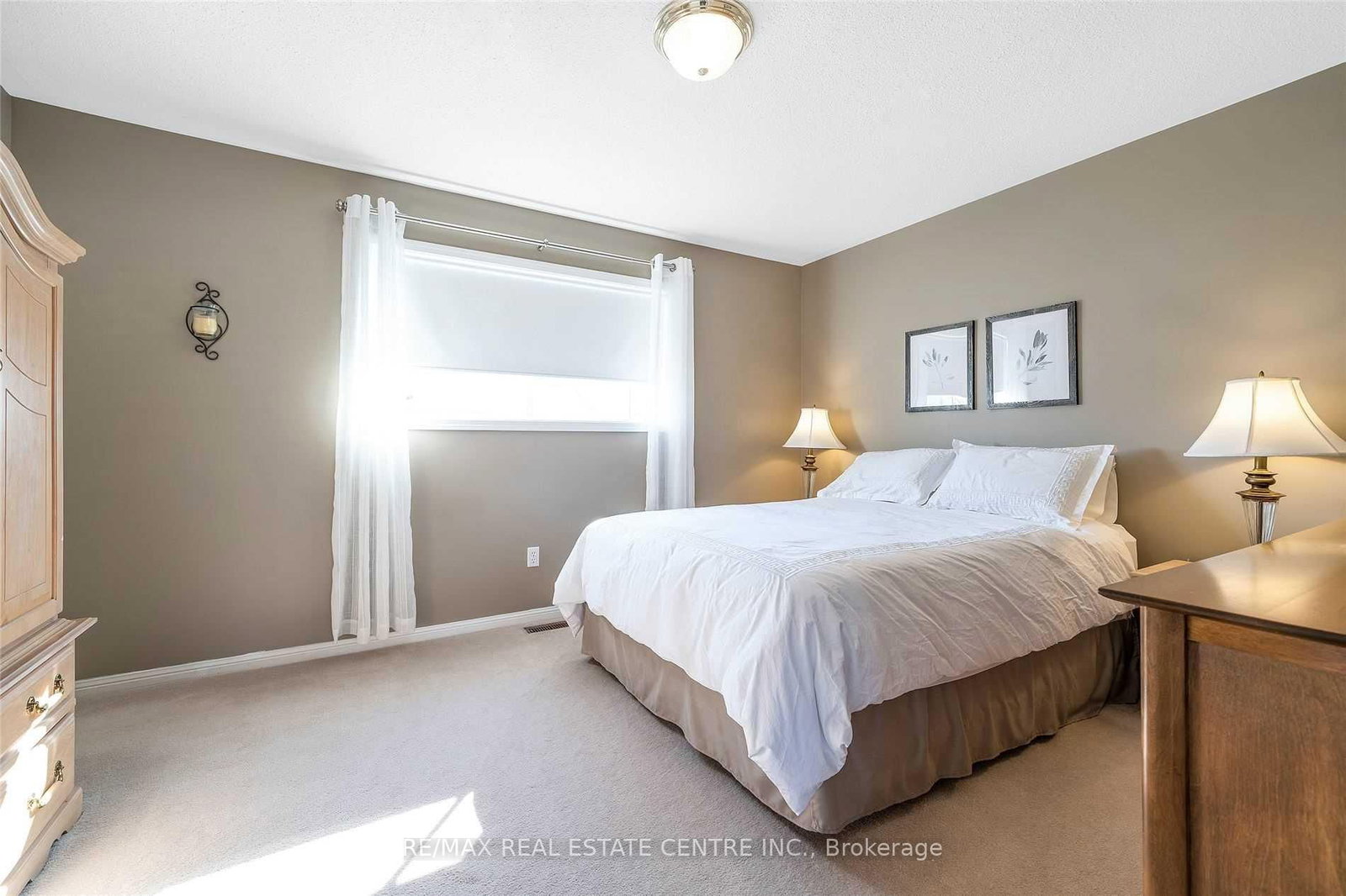Townhouse for lease at 1024 Barclay Circle, Milton, Ontario, L9T 5W5 - Beaty - MLS: W12898090