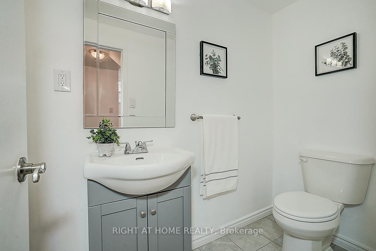 Detached House for sale at 11 Tullamore Road, Brampton, Ontario, L6W 1J6 - Brampton East - MLS: W12898264