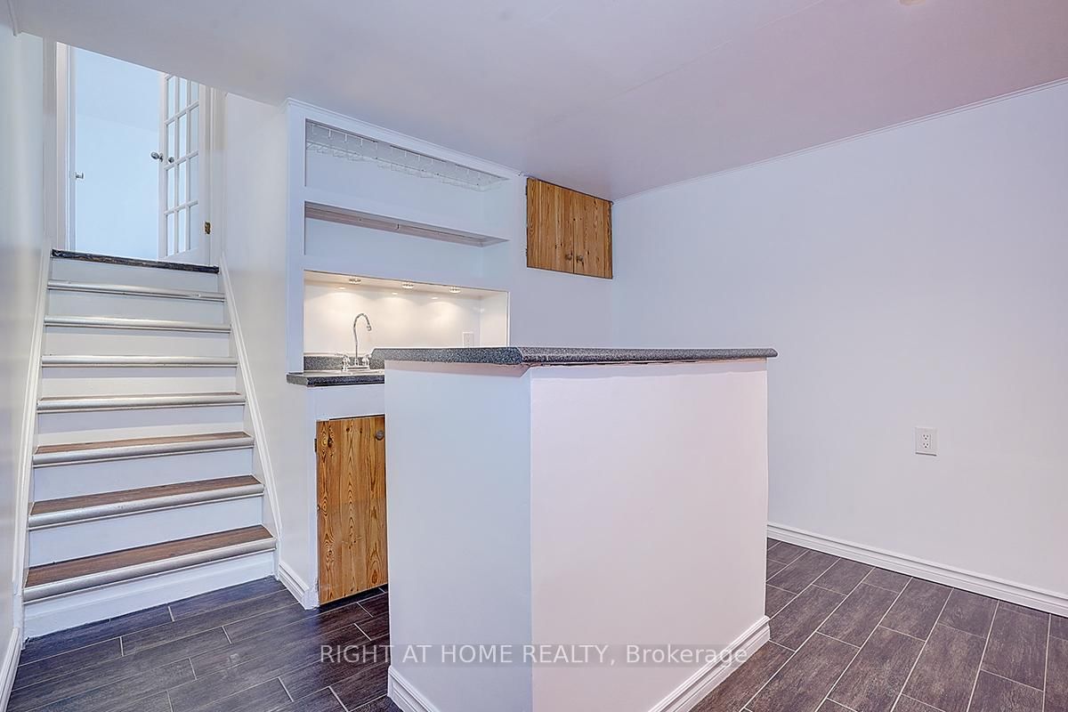 Detached House for sale at 11 Tullamore Road, Brampton, Ontario, L6W 1J6 - Brampton East - MLS: W12898264