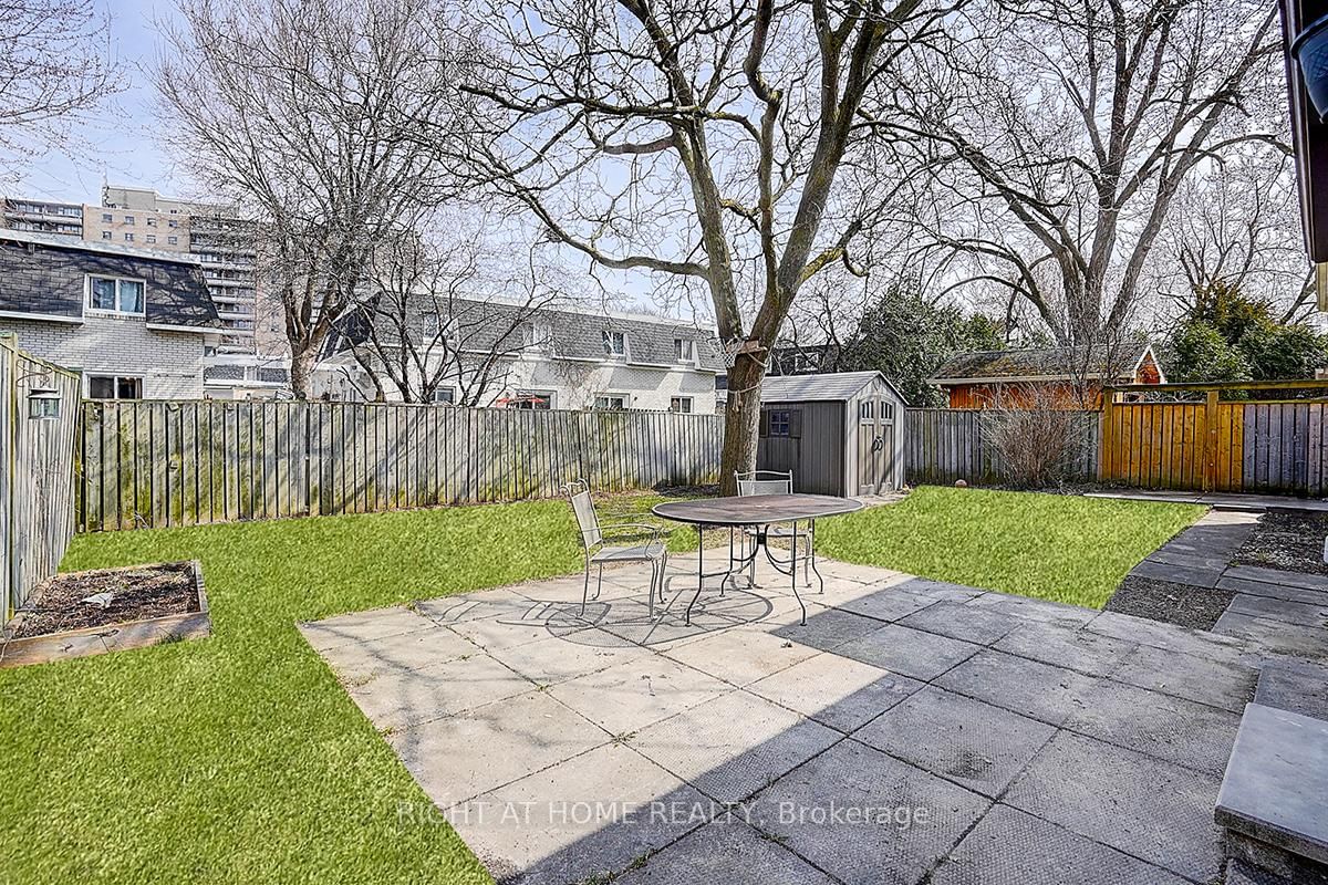 Detached House for sale at 11 Tullamore Road, Brampton, Ontario, L6W 1J6 - Brampton East - MLS: W12898264