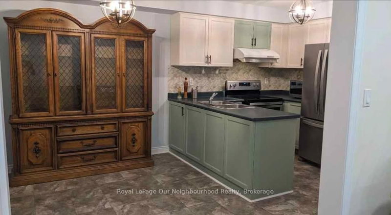 196 Pressed Brick Dr, Brampton, L6V 4K7 | Image 3