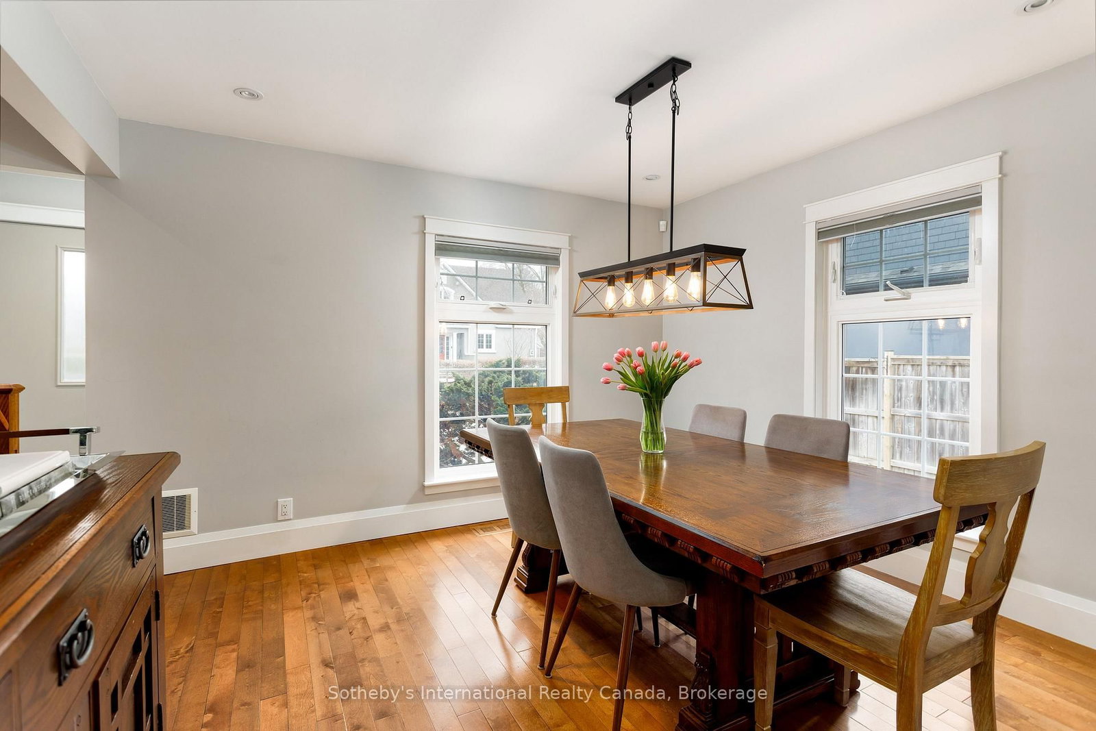 Detached House for sale at 32 Anderson Street, Oakville, Ontario, L6K 1A5 - Central - MLS: W12898434