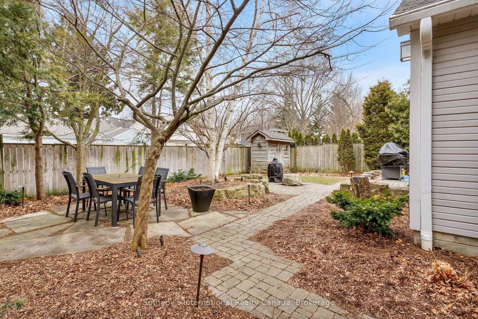 Detached House for sale at 32 Anderson Street, Oakville, Ontario, L6K 1A5 - Central - MLS: W12898434