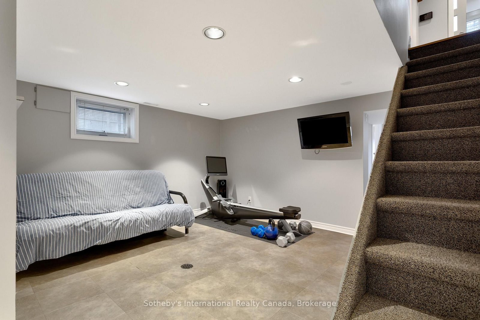 Detached House for sale at 32 Anderson Street, Oakville, Ontario, L6K 1A5 - Central - MLS: W12898434