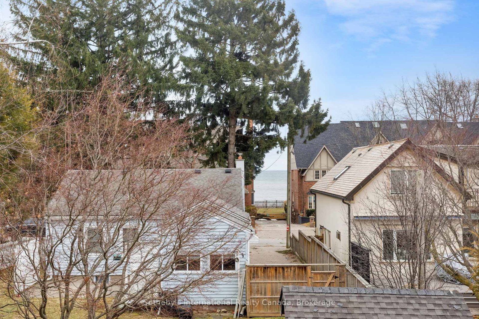 Detached House for sale at 32 Anderson Street, Oakville, Ontario, L6K 1A5 - Central - MLS: W12898434