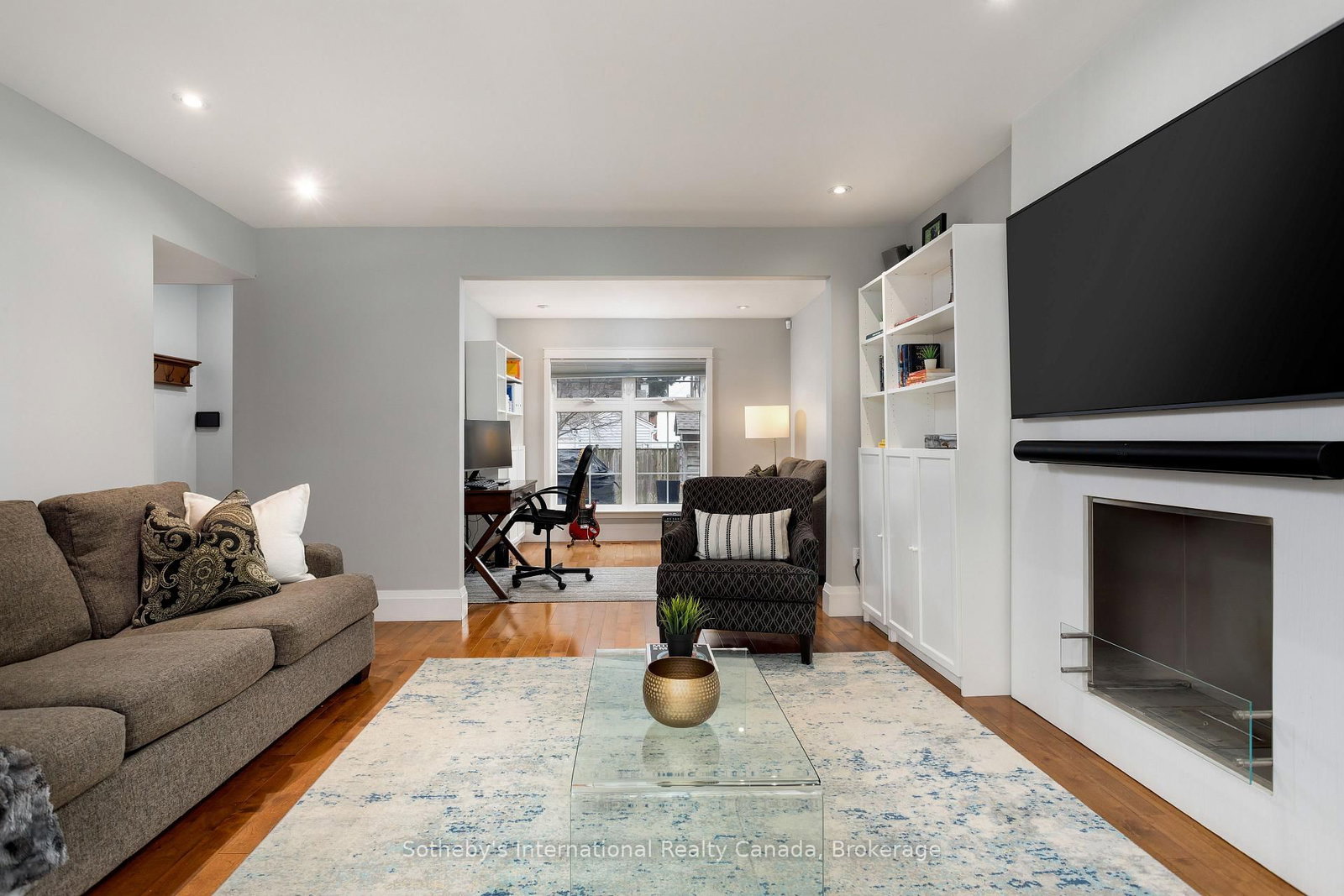 Detached House for sale at 32 Anderson Street, Oakville, Ontario, L6K 1A5 - Central - MLS: W12898434