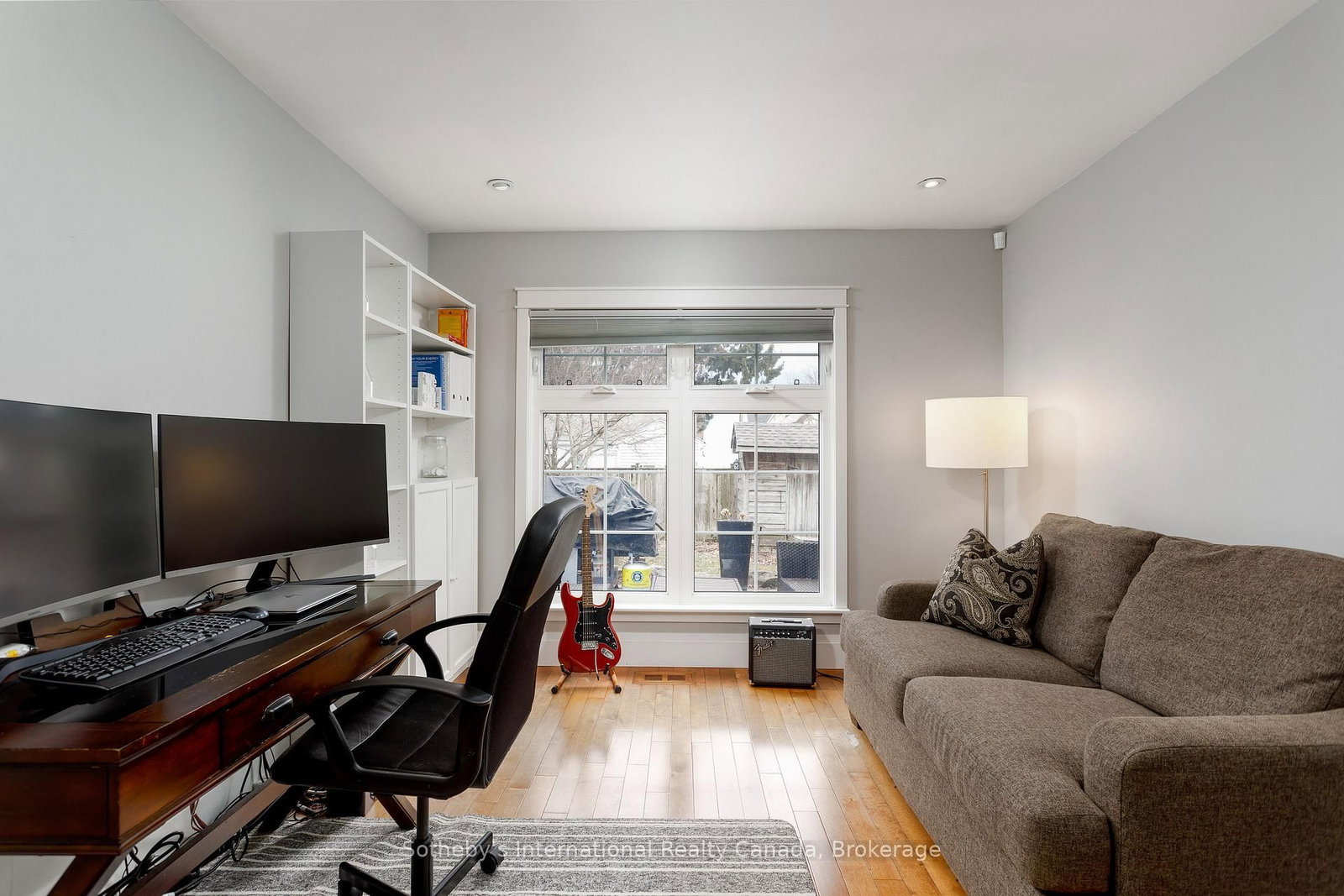 Detached House for sale at 32 Anderson Street, Oakville, Ontario, L6K 1A5 - Central - MLS: W12898434