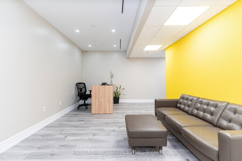 214 - 2 Automatic Rd, Brampton, L6S 6K8 | Image 2