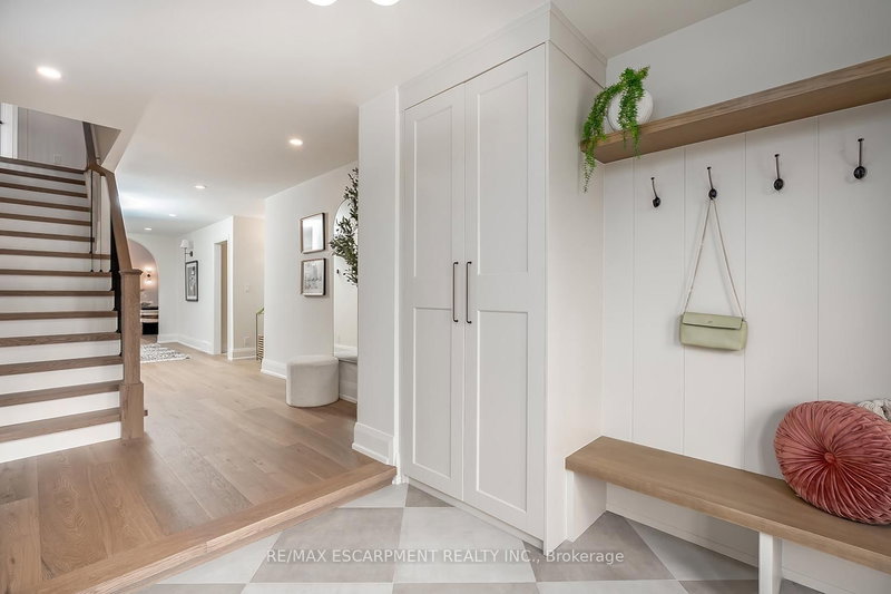 251 Glen Afton Dr, Burlington, L7L 1G8 | Image 3