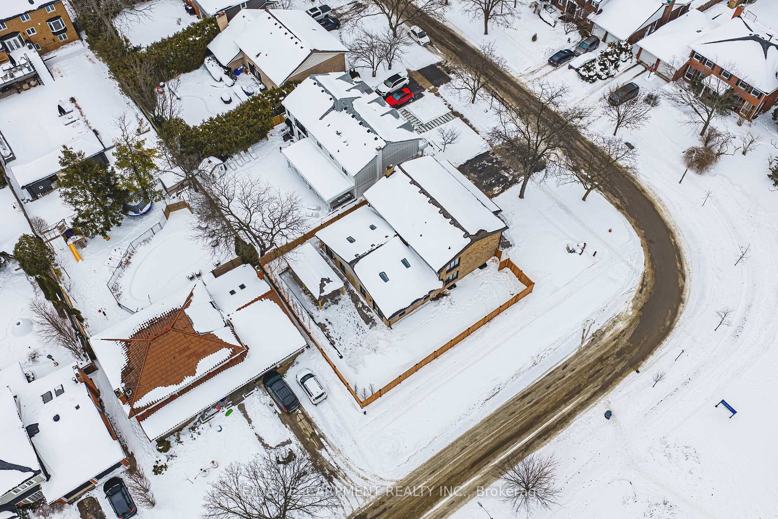 Detached House for sale at 251 Glen Afton Drive, Burlington, Ontario, L7L 1G8 - Shoreacres - MLS: W12898604