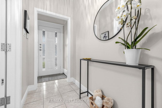 746 Gladstone Avenue