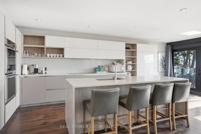 868 Danforth Place • Burlington, ON photo 9