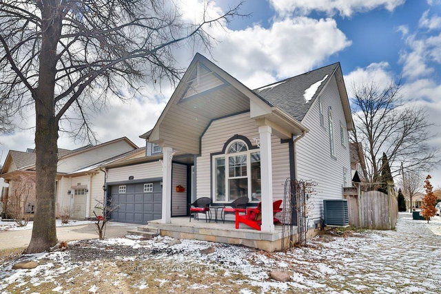 2189 Woodglen Crescent