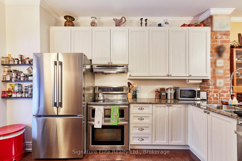 340 Pacific Ave, Toronto, M6P 2R1 | Image 3