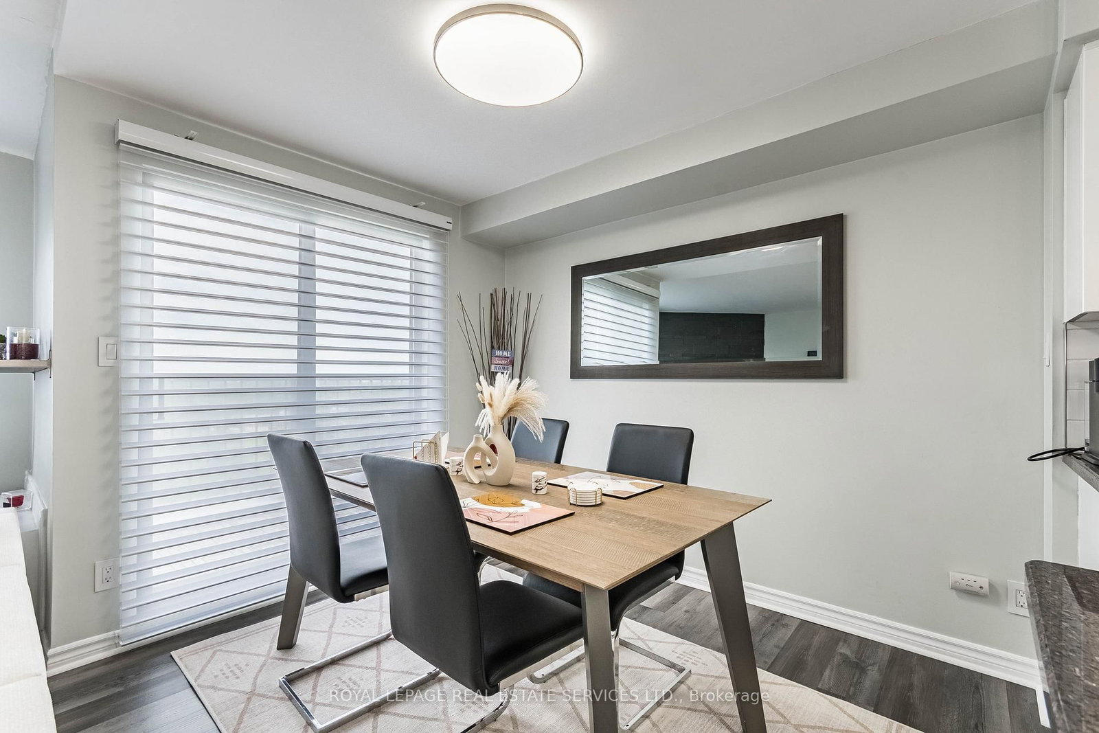 Condo for sale at 619-1000 Cedarglen Gate, Mississauga, Ontario, L5C 3Z5 - Erindale - MLS: W12899412