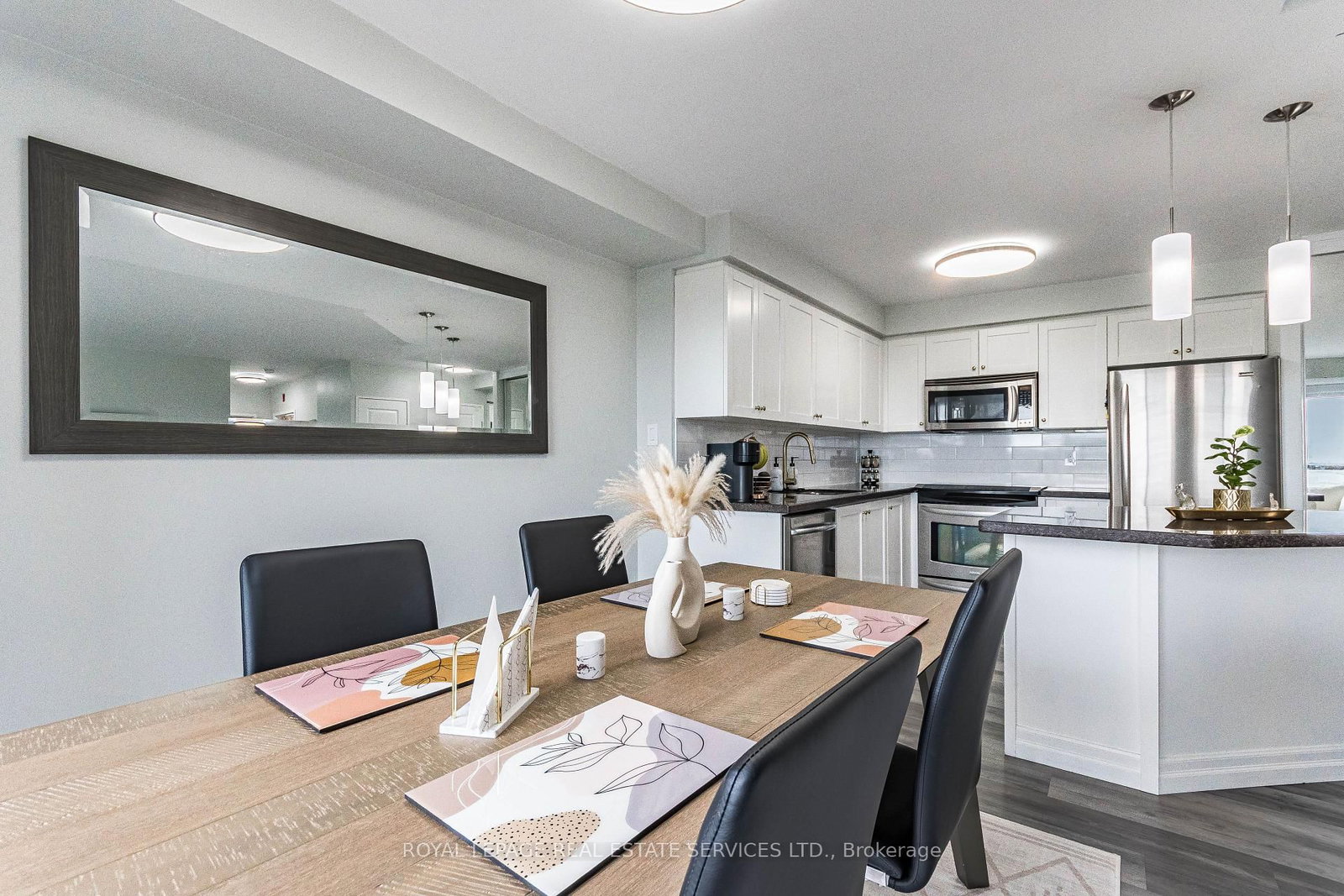 Condo for sale at 619-1000 Cedarglen Gate, Mississauga, Ontario, L5C 3Z5 - Erindale - MLS: W12899412