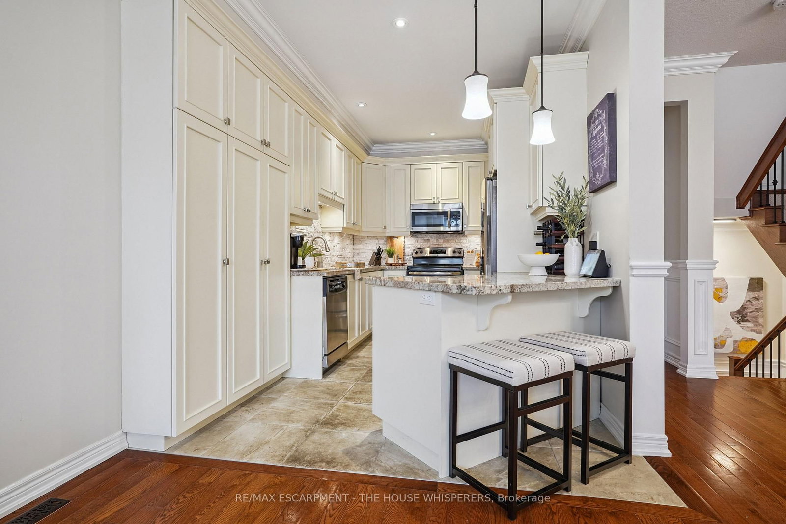 Townhouse for sale at 29-181 Plains Road, Burlington, Ontario, L7T 0B1 - Bayview - MLS: W12899486