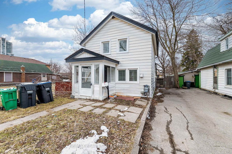 18 Hillcrest Avenue
