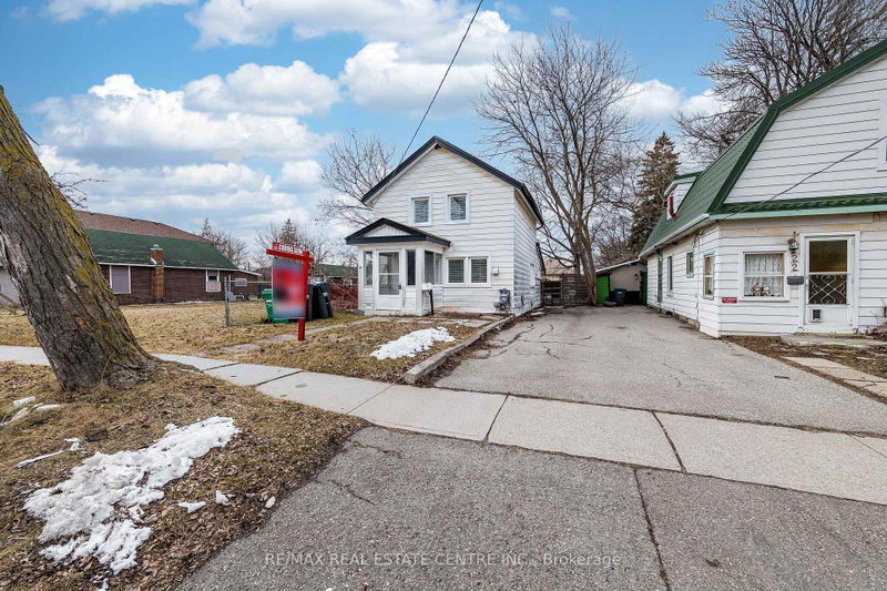 18 Hillcrest Avenue
