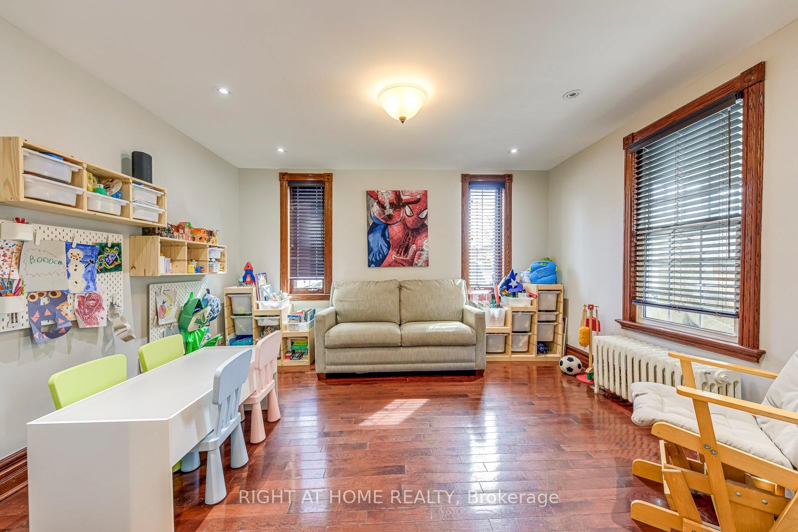 Detached House for sale at 24 Mill Street, Brampton, Ontario, L6X 1S6 - Downtown Brampton - MLS: W12899656