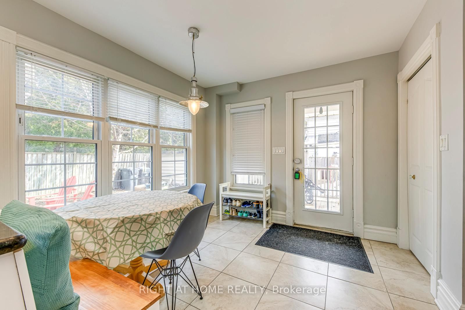 Detached House for sale at 24 Mill Street, Brampton, Ontario, L6X 1S6 - Downtown Brampton - MLS: W12899656