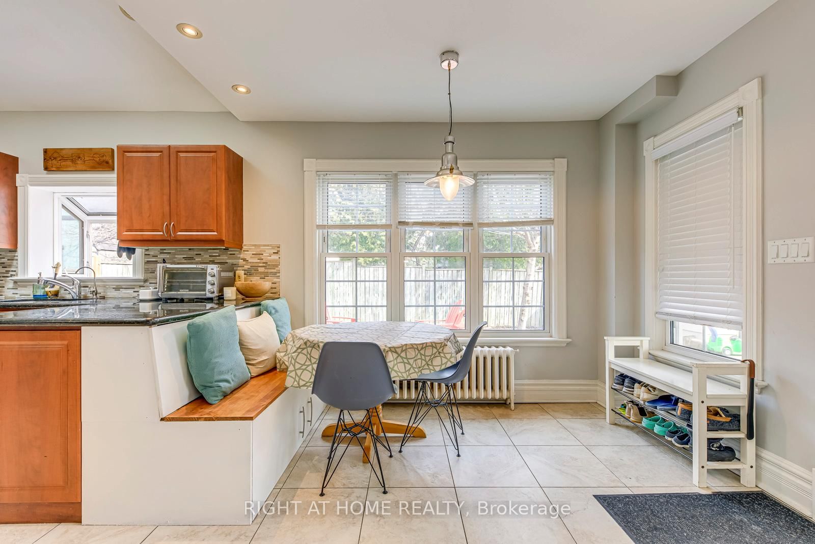 Detached House for sale at 24 Mill Street, Brampton, Ontario, L6X 1S6 - Downtown Brampton - MLS: W12899656