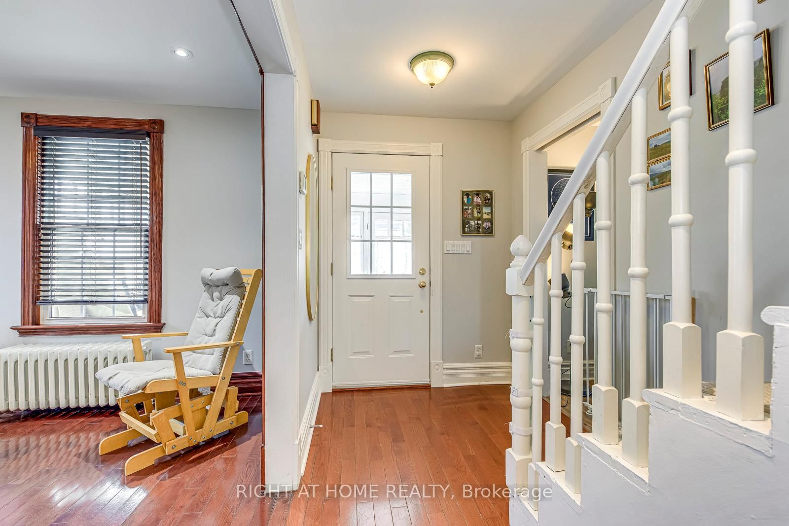 Detached House for sale at 24 Mill Street, Brampton, Ontario, L6X 1S6 - Downtown Brampton - MLS: W12899656