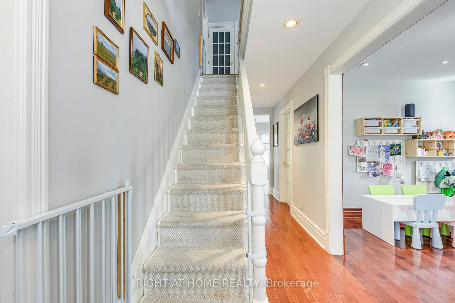 Detached House for sale at 24 Mill Street, Brampton, Ontario, L6X 1S6 - Downtown Brampton - MLS: W12899656