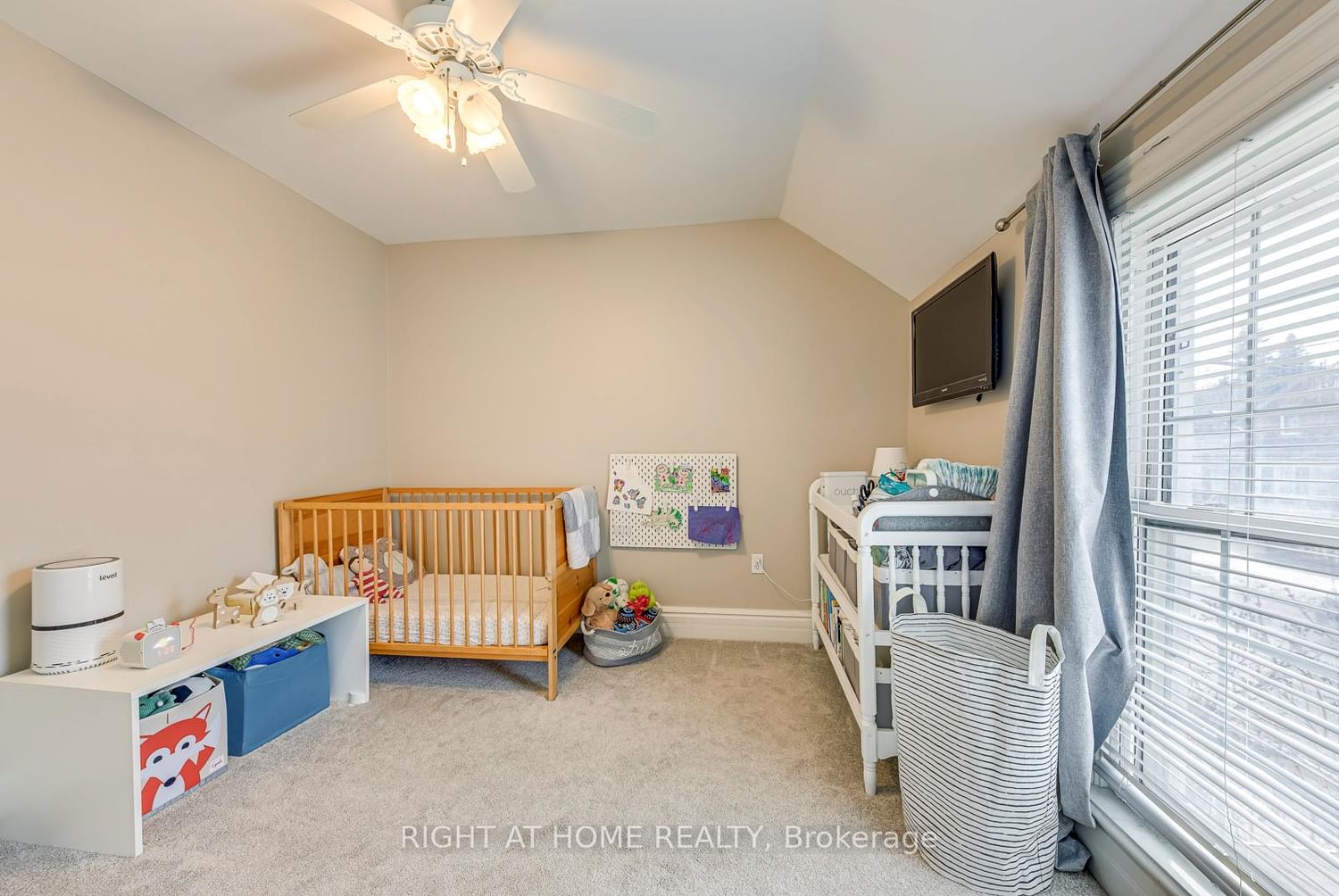 Detached House for sale at 24 Mill Street, Brampton, Ontario, L6X 1S6 - Downtown Brampton - MLS: W12899656