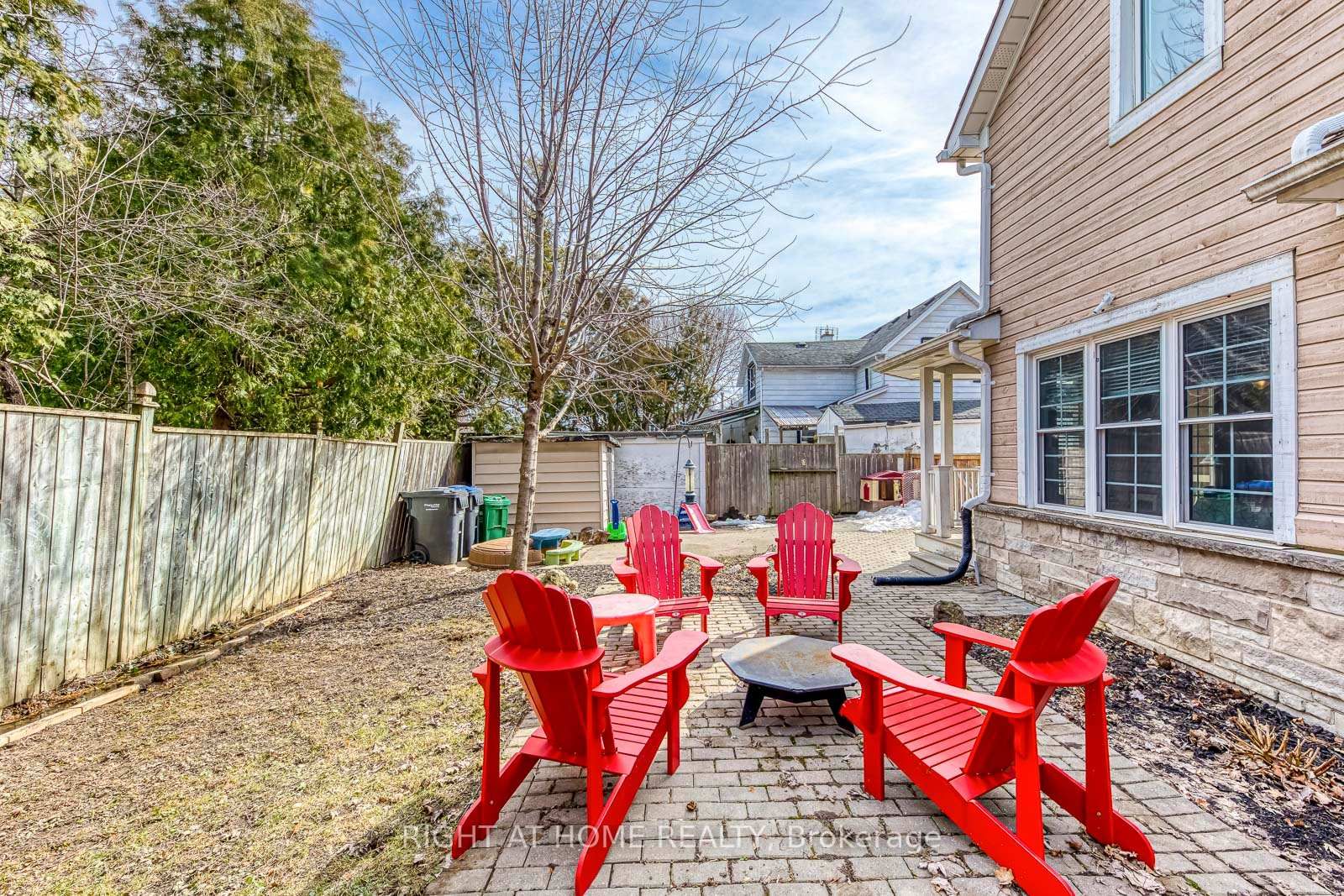 Detached House for sale at 24 Mill Street, Brampton, Ontario, L6X 1S6 - Downtown Brampton - MLS: W12899656